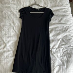 Basic fitted black H&M t-shirt dress